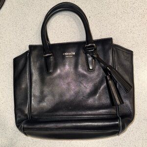 COACH • Black Leather handbag